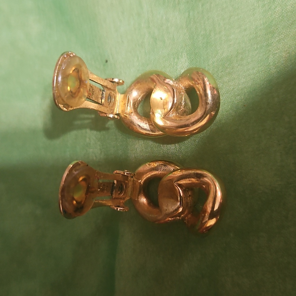 Vintage Christian Dior Chain Clip Earrings - Picture 5 of 6